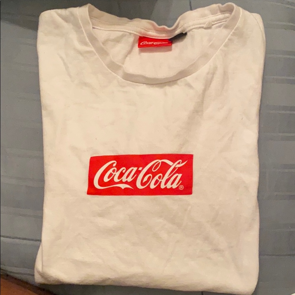White tee